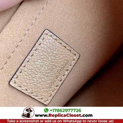 Louis Vuitton Pochete - Image 9