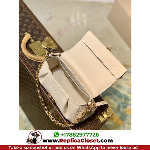 Louis Vuitton Favorite - Image 4