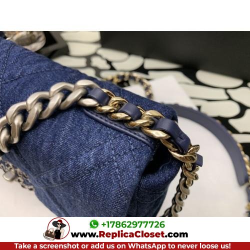 Chanel 19 Bag - Image 4