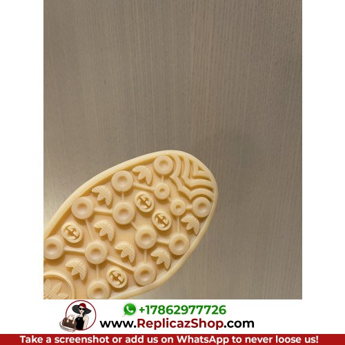 Gucci Low Top Sneakers - Image 9