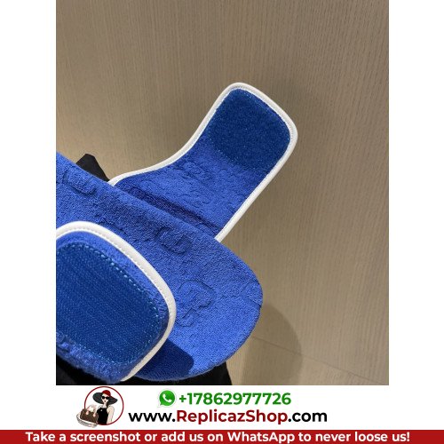 Gucci Sandals & Sliders - Image 2