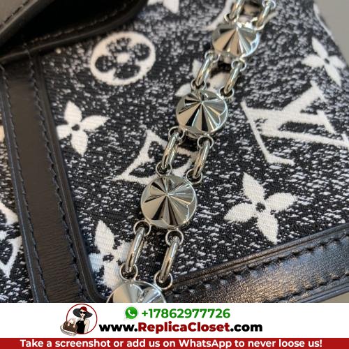 Louis Vuitton Petite Malle - Image 7