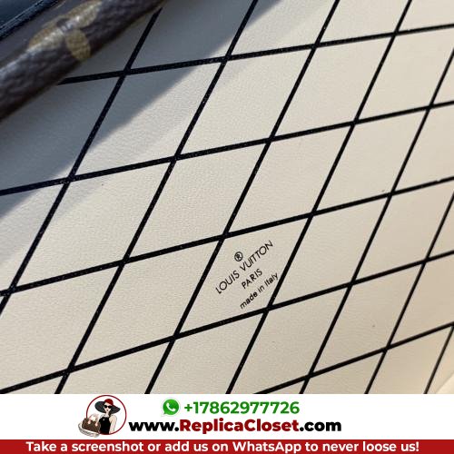 Louis Vuitton Petite Malle - Image 9