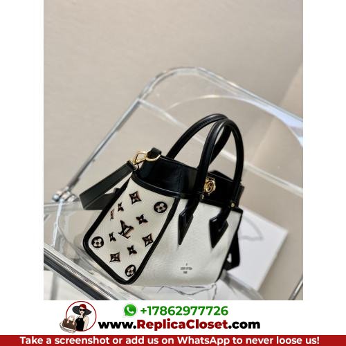 Louis Vuitton Tote - Image 3