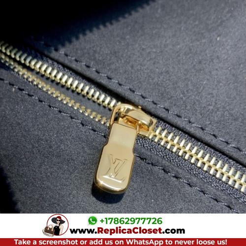 Louis Vuitton Tote - Image 9