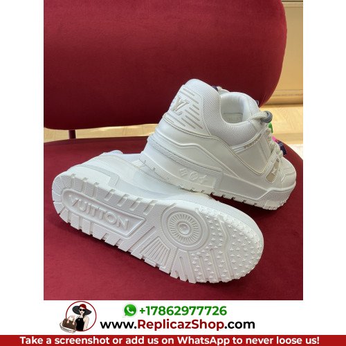 Louis Vuitton Low Top Sneakers - Image 9