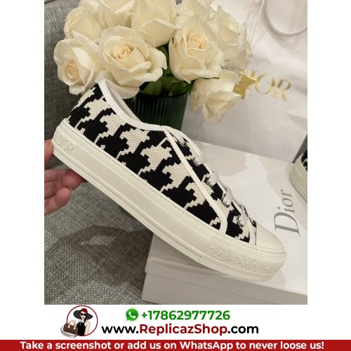 Dior Low Top Sneaker - Image 5