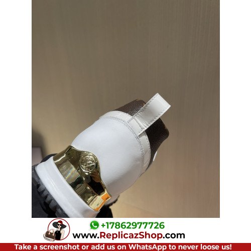 Louis Vuitton Low Top Sneakers - Image 2