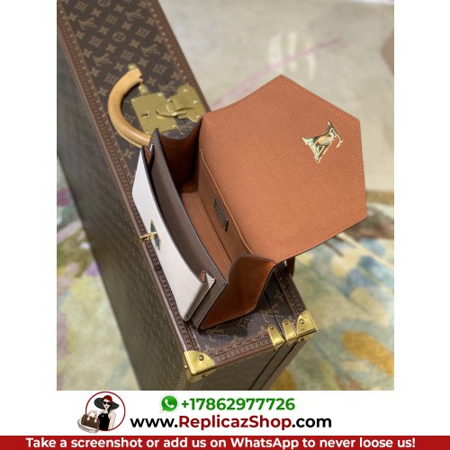 Louis Vuitton Favorite - Image 2