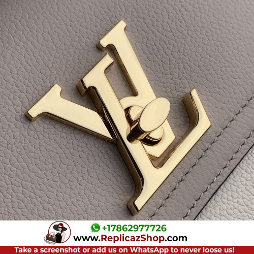 Louis Vuitton Favorite - Image 2