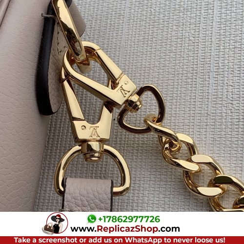 Louis Vuitton Favorite - Image 3