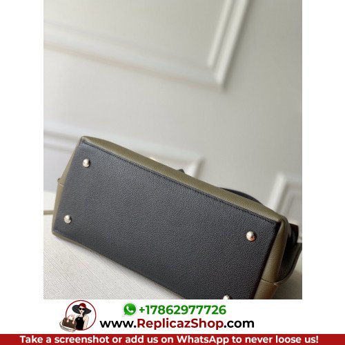 Louis Vuitton Favorite - Image 2