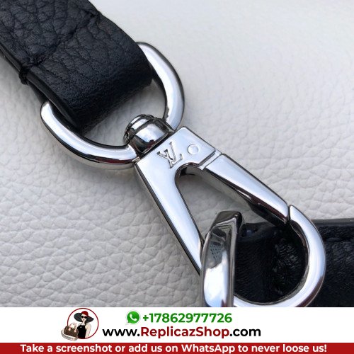 Louis Vuitton Favorite - Image 4