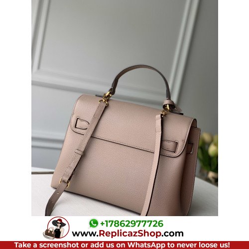 Louis Vuitton Favorite - Image 4