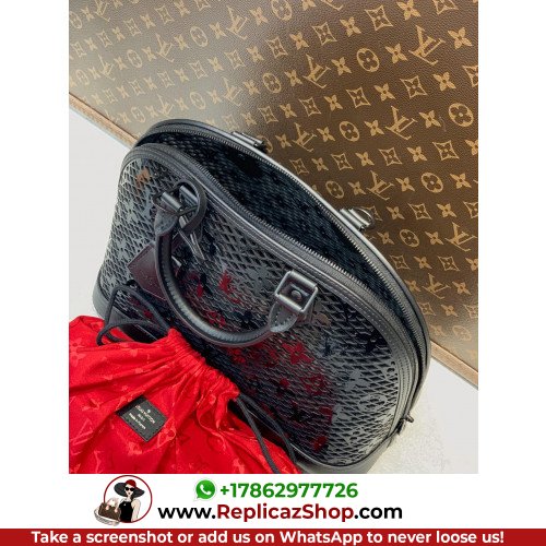 Louis Vuitton Alma - Image 10