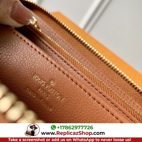 Louis Vuitton Wallet - Image 6