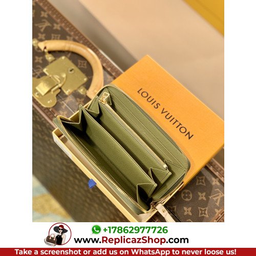 Louis Vuitton Wallet - Image 4