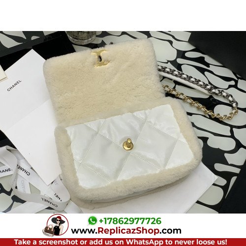 Chanel 19 Bag - Image 5