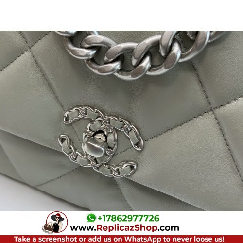 Chanel 19 Bag - Image 3