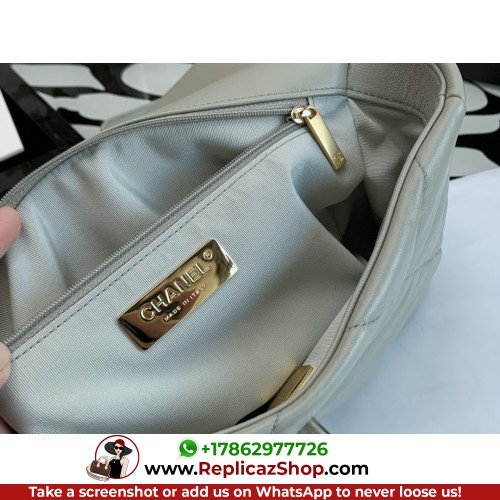 Chanel 19 Bag - Image 5