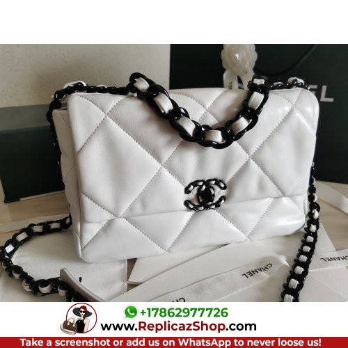 Chanel 19 Bag - Image 4