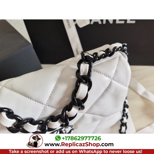 Chanel 19 Bag - Image 5