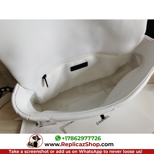 Chanel 19 Bag - Image 9