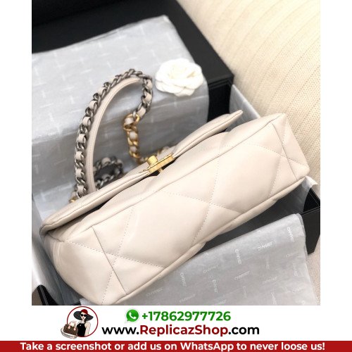 Chanel 19 Bag - Image 4