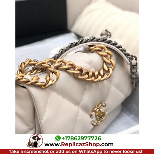 Chanel 19 Bag - Image 9