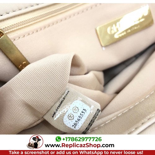 Chanel 19 Bag - Image 5