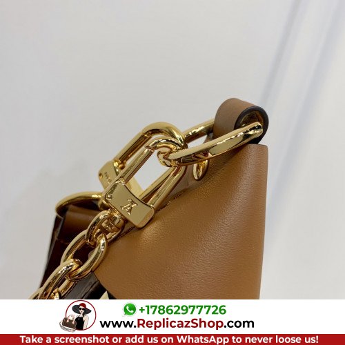 Louis Vuitton Tote - Image 4