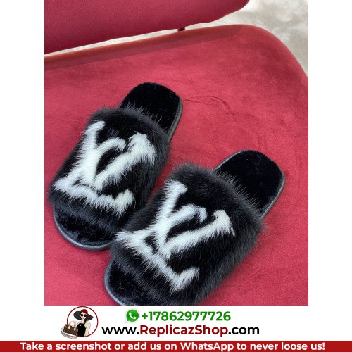 Louis Vuitton Sandals & Sliders