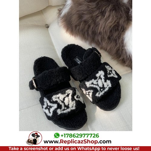 Louis Vuitton Sandals & Sliders