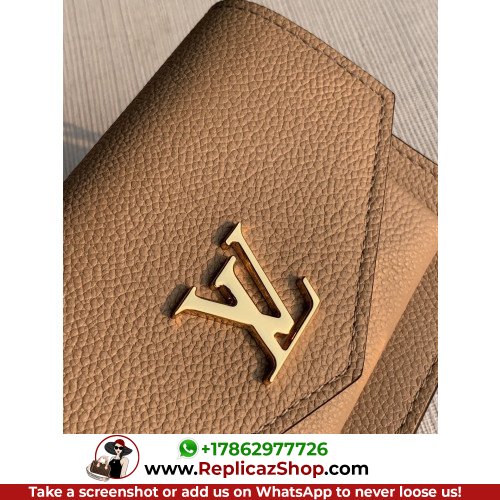 Louis Vuitton Favorite - Image 4