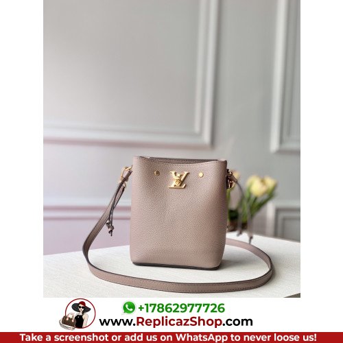 Louis Vuitton Favorite - Image 7