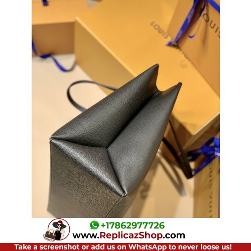 Louis Vuitton Favorite - Image 2