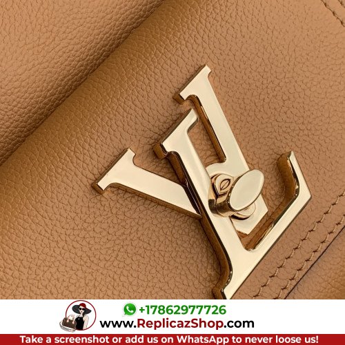 Louis Vuitton Favorite - Image 3