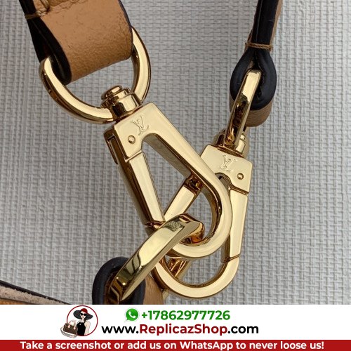 Louis Vuitton Favorite - Image 4