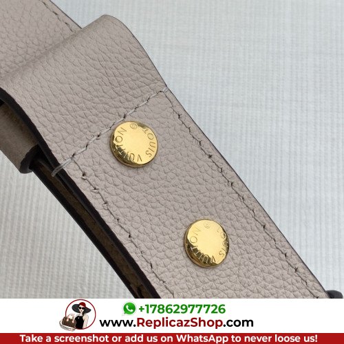 Louis Vuitton Favorite - Image 10