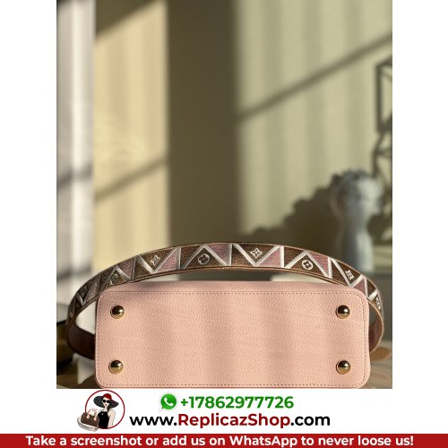 Louis Vuitton Capucines - Image 5