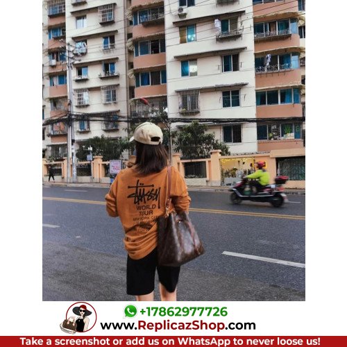 Louis Vuitton Neone - Image 2