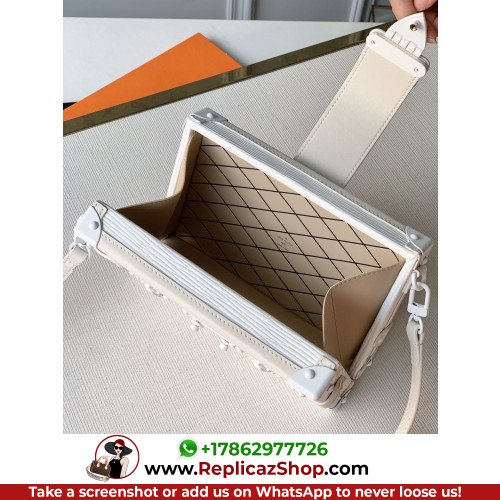 Louis Vuitton Petite Malle - Image 4