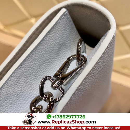 Louis Vuitton Favorite - Image 6