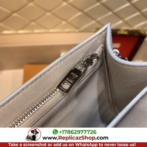 Louis Vuitton Favorite - Image 7