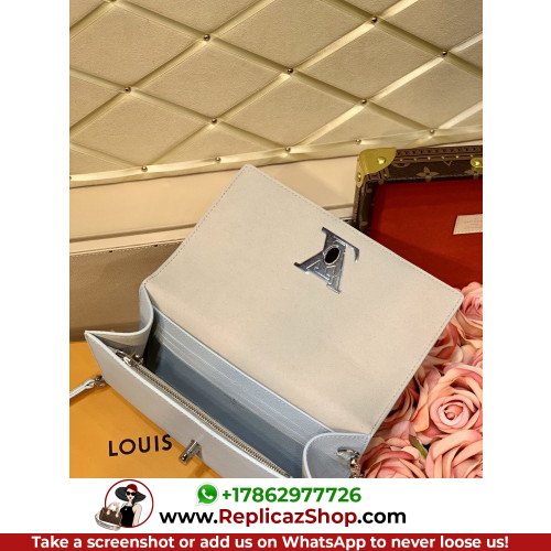 Louis Vuitton Favorite - Image 8