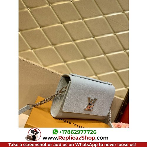 Louis Vuitton Favorite - Image 10