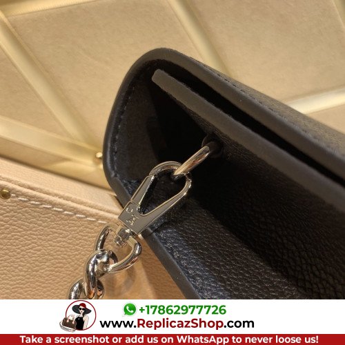 Louis Vuitton Favorite - Image 2