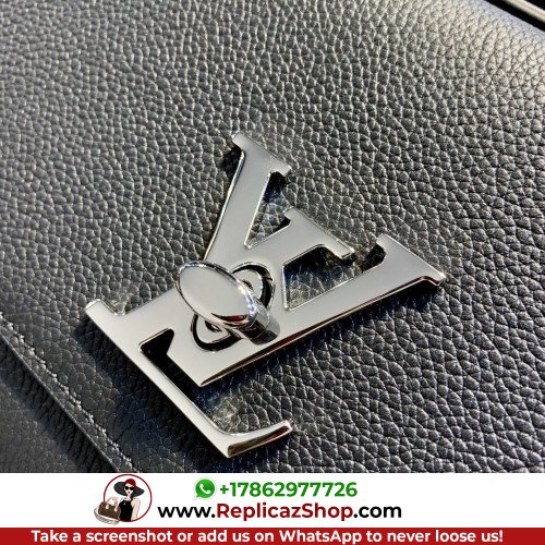 Louis Vuitton Favorite - Image 4