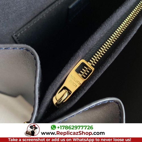 Louis Vuitton Petite Malle - Image 5