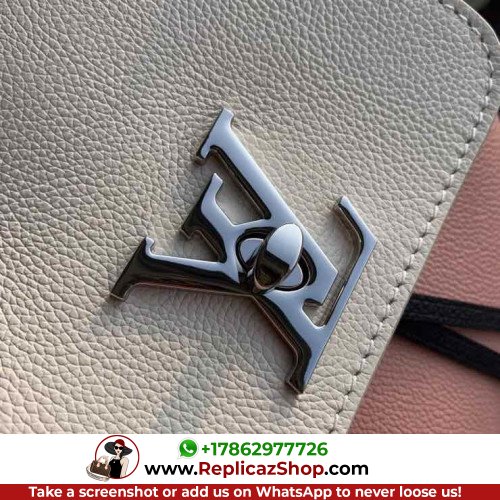 Louis Vuitton Favorite - Image 7